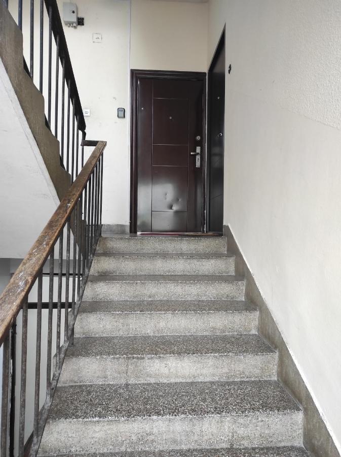 Stan U Centru Apartment Podgorica Bagian luar foto